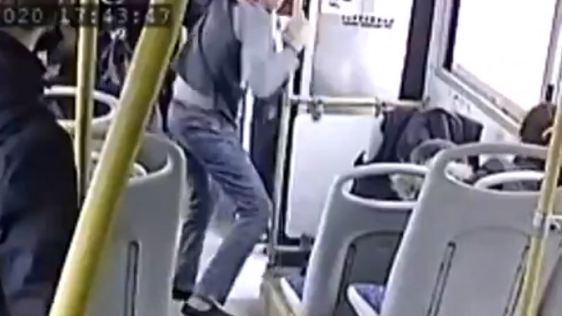 Ξύλο μεταξύ ελεγκτή και επιβάτη για την μάσκα: Mπουνιές και κλωτσιές