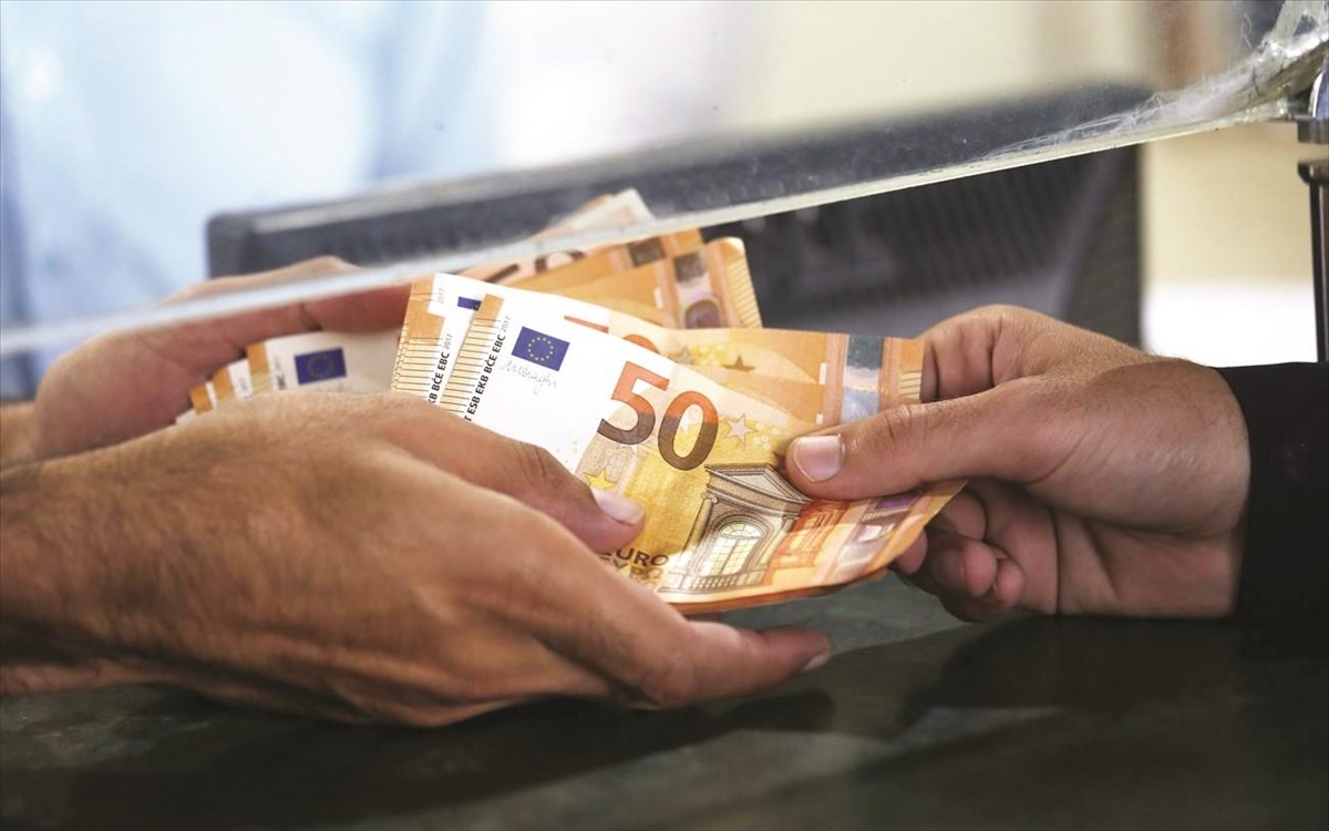 ΟΠΕΚΑ: «Ενισχύονται» το επίδομα στέγασης, το επίδομα τέκνων και το ελάχιστο εγγυημένο εισόδημα