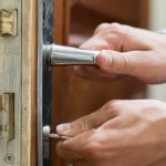 Πέταξαν στο δρόμο 90χρονη για οφειλές ενοικίων χαμηλού ύψους