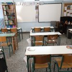 Καθηγήτρια χαστούκισε μαθητή που δεν φορούσε μάσκα για να τελειώσει το φαγητό του