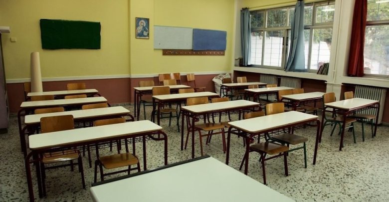 Καλλιθέα: Καθηγήτρια έβλεπε οράματα ότι στις τουαλέτες 12χρονα παιδιά είχαν σeξουαλικές επαφές