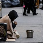 Η πανδημία ωθεί στη φτώχεια εκατομμύρια ανθρώπους