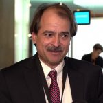 Kαθηγητής Τζον Ιωαννίδης: Έως και 1 εκατομμύριο Έλληνες έχουν μολυνθεί με κoρoνοϊό - «Τυφλή» λύση το lockdown
