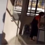 Σε ποινή φυλάκισης 12 μηνών με τριετή αναστολή καταδικάστηκε η φιλόλογος του ΕΠΑΛ Υμηττού που δεν φορούσε μάσκα