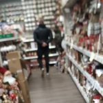Κατερίνη: Εμπορικά καταστήματα άνοιξαν και βάζουν κόσμο από την πίσω πόρτα