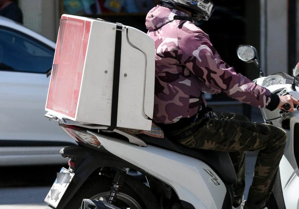 Ζητείται διανομέας σε καφέ (Μισθός 1.100€)