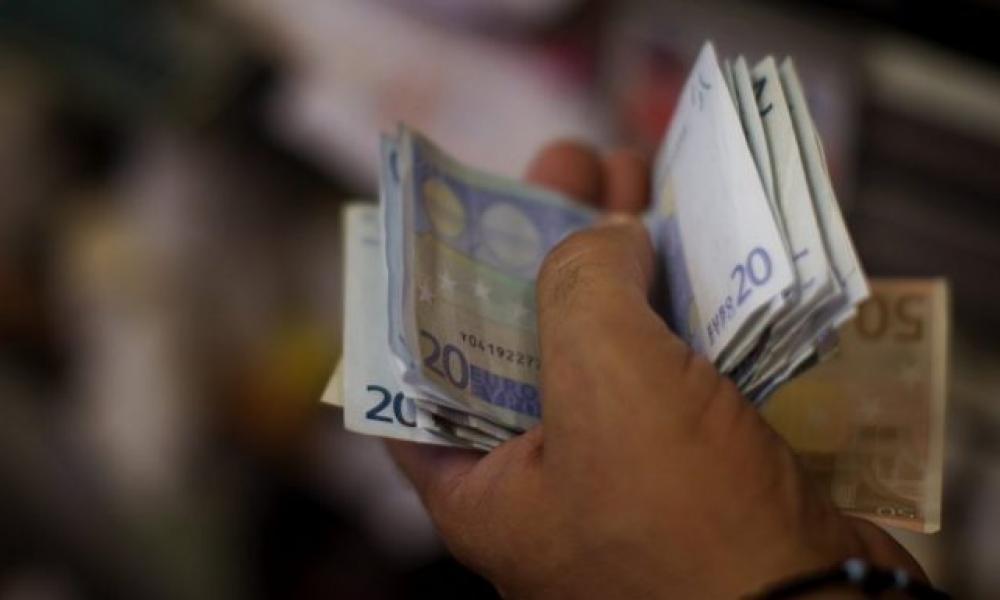 Για ένα μεροκάματο χάνουν το έκτακτο επίδομα των 400 ευρώ μακροχρόνια άνεργοι