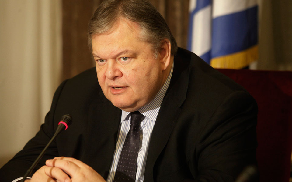 Ευάγγελος Βενιζέλος: «Τα μέτρα έπρεπε να έχουν κλιμακωθεί πολύ νωρίτερα, χωρίς να πάμε σε απόλυτο lockdown – Είμαστε στο πλευρό της κυβέρνησης»