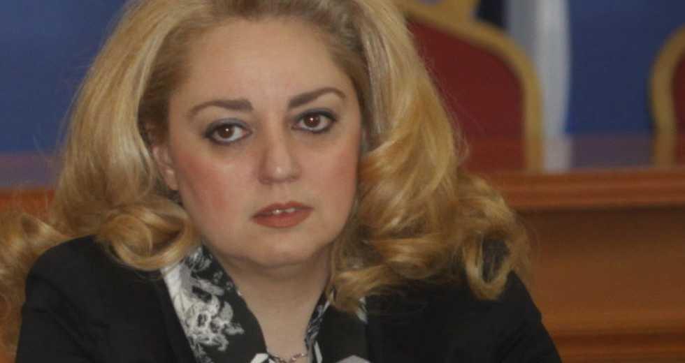 Άννα Στρατινάκη: Ταυτόχρονη καταβολή του δώρου Χριστουγέννων από υπ. Εργασίας και εργοδότη