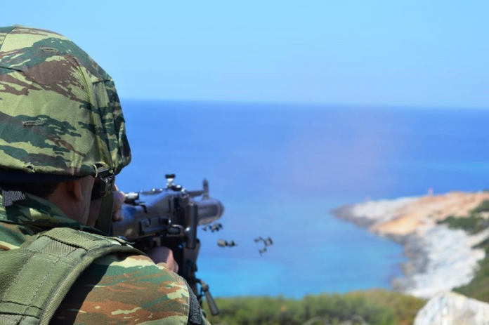 Αλβανός στρατηγός Piro Ahmetaj: «Σοβαρή πρόκληση και ανοησία η εγκατάσταση ελληνικού στρατού στους Οθωνούς»