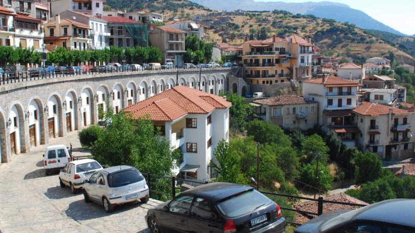 Στο κόκκινο οι κρατήσεις στην Αράχωβα πληρότητα 80% - Mπλόκο της ΕΛ.ΑΣ στα διόδια της επιστροφης