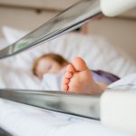 Κρήτη: Αγοράκι που πάσχει από καρκίνο εγκαταλείφθηκε από τη «μητέρα» του