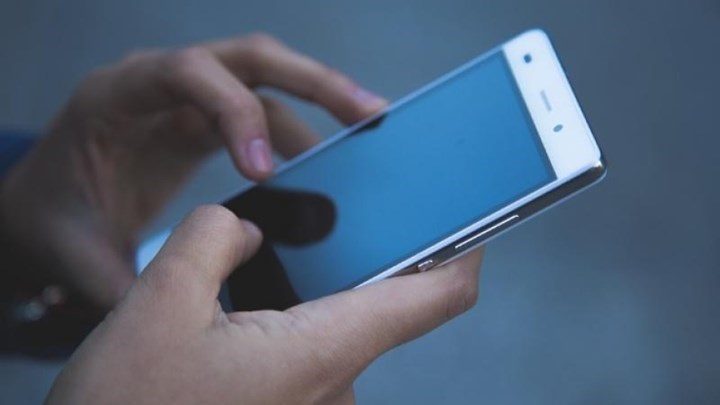 13033: Πώς δηλώνετε σωστά με SMS τις μετακινήσεις σας - Να έχετε μαζί σας αστυνομική ταυτότητα ή το διαβατήριο σας