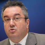 Ηλίας Μόσιαλος: «Με τους ψεκασμένους και τα τρολ που διακινούν ψευδείς ειδήσεις δεν μπορεί να υπάρξει διάλογος»