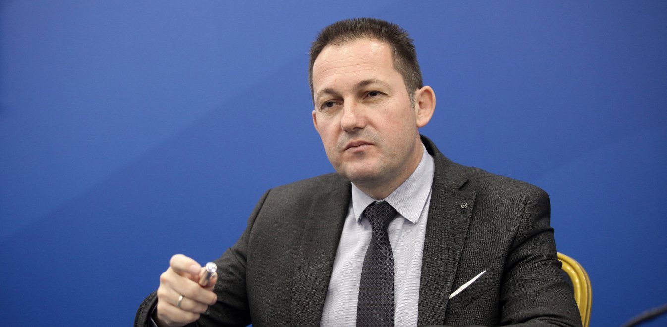 Στέλιος Πέτσας: Η εξάπλωση του ιού γίνεται εντός οικογενειών - Ελαχιστοποιήστε τις επαφές με τους μεγάλους ανθρώπους
