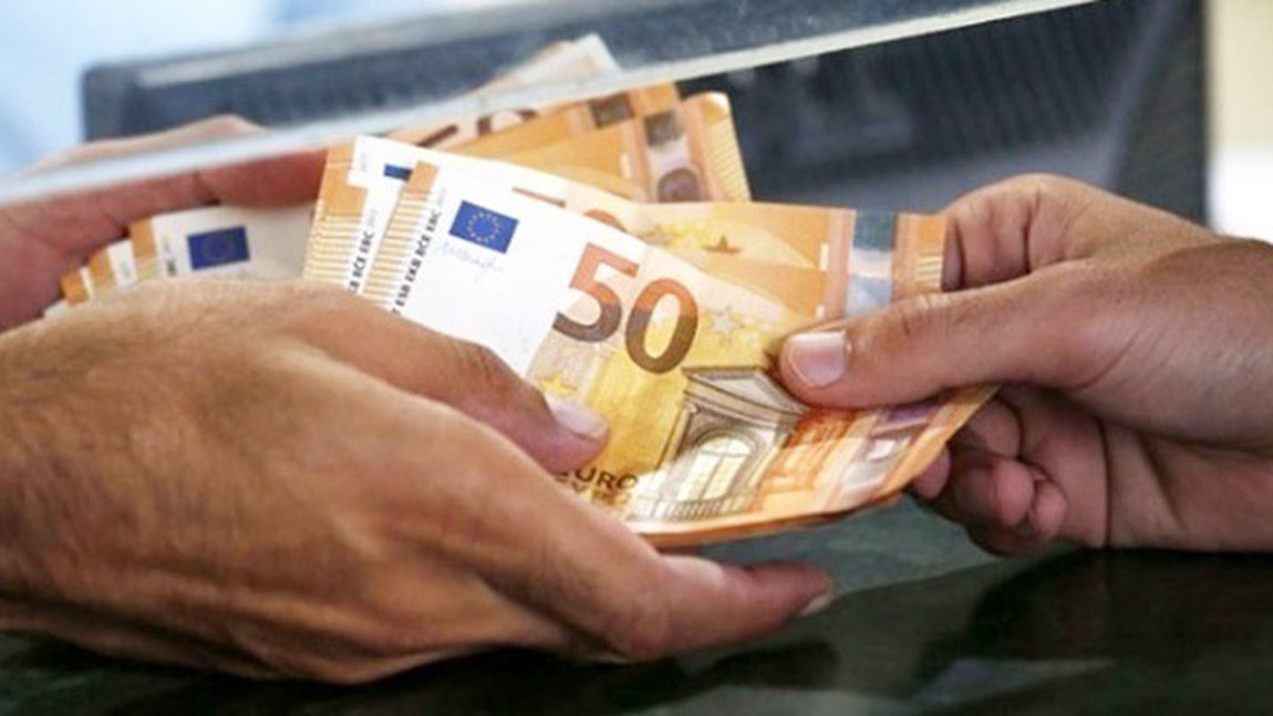Επίδομα 800 ευρώ: Πoιoι σε αναστολή πληρώνονται σήμερα την αποζημίωση ειδικού σκοπού
