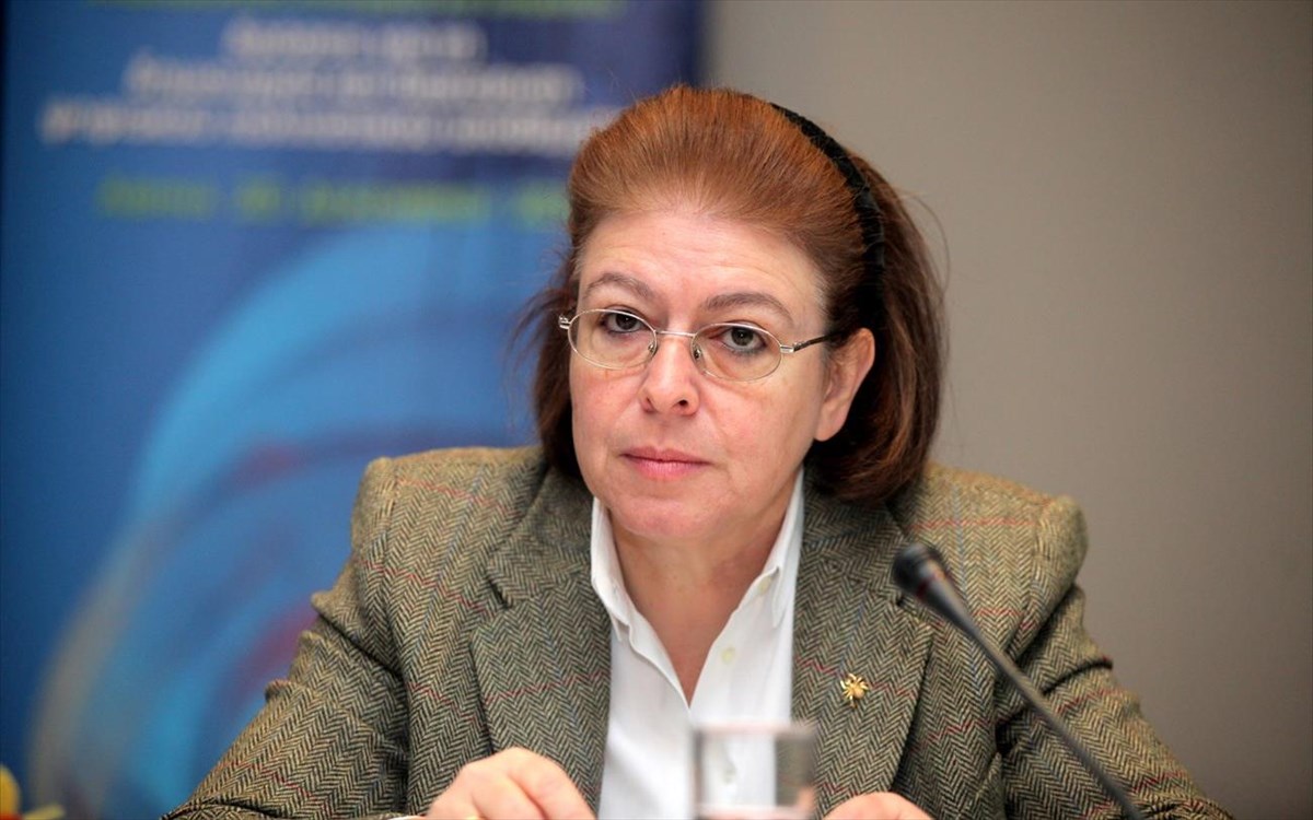 Λίνα Μενδώνη: Ζήτησε λίστες με ονόματα απεργών