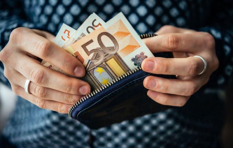Έρχονται ριζικές αλλαγέςσε επιδόματα, συντάξεις και κατώτατο μισθό