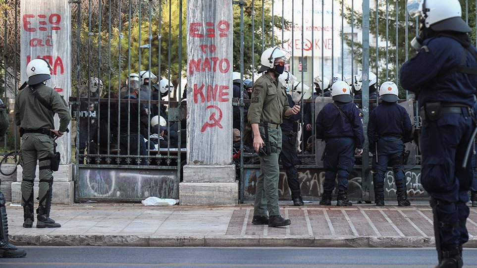 ΣΥΡΙΖΑ, ΚΚΕ και Βαρουφάκης καταδικάζουν την απαγόρευση της συγκέντρωσης του Πολυτεχνείου - Η θέση του ΚΙΝΑΛ