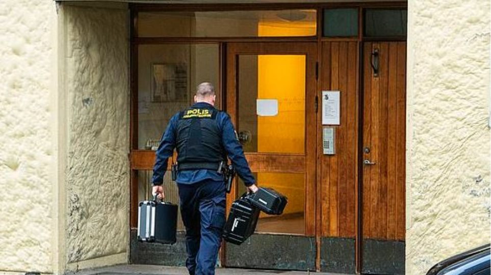 Γυναίκα κρατούσε αιχμάλωτο τον γιο της στο διαμέρισμά τους για 28 χρόνια
