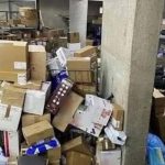 Καταγγελία για τις ταχυμεταφορικές: «Έτσι είναι πεταμένα τα δέματα σας, το μόνο που τους ενδιαφέρει είναι το αλόγιστο κέρδος»