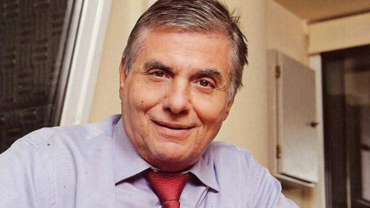 Γιώργος Τράγκας για Μητσοτάκη: «Θα κάνει εμβόλιο με νερό μπροστά στις κάμερες για να πείσει εσένα να κάνεις το εμβόλιο για τον κoρoνoϊό»