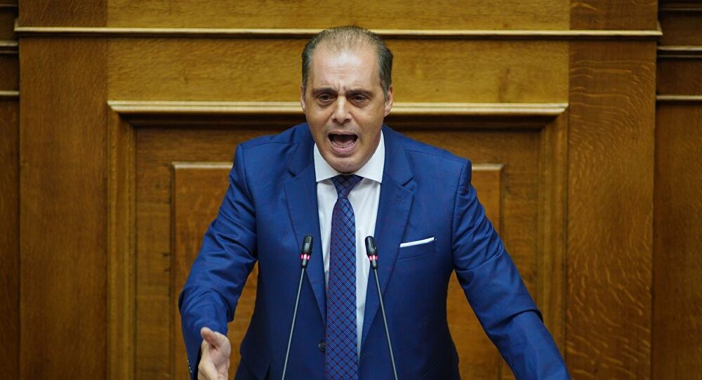 Κυριάκος Βελόπουλος για τον αγιασμό των υδάτων: «Ούτε στην πανούκλα, ούτε στην τουρκοκρατία»