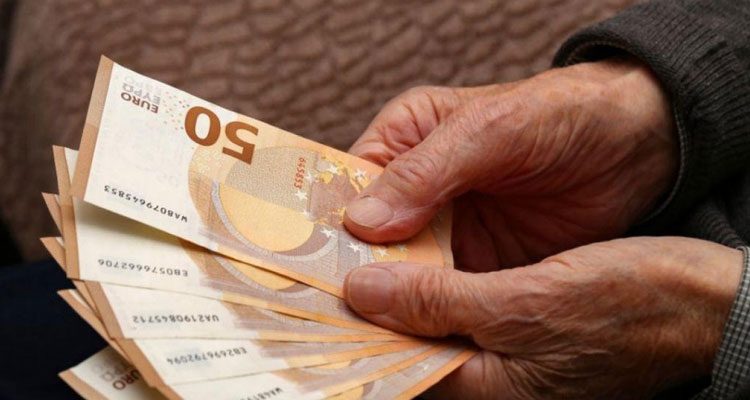 Αυτές είναι οι νέες αυξήσεις στις συντάξεις με τα νέα ποσοστά αναπλήρωσης, αναλυτικά τα παραδείγματα και ο υπολογισμός