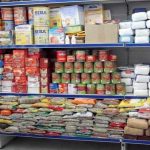 Πωλήτρια σε παντοπωλείο ΑΠΟΚΛΕΙΣΤΙΚΑ ΓΙΑ ΤΗΝ ΕΟΡΤΑΣΤΙΚΗ ΠΕΡΙΟΔΟ