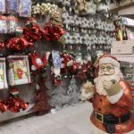 Ανοίγουν τα καταστήματα με εποχικά είδη
