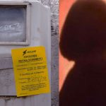 Έκοψαν το ρεύμα από άνεργη μητέρα με τρία παιδιά και ζητούν 1.000 ευρώ για διακανονισμό και επανασύνδεση
