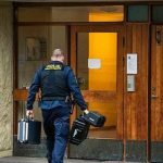 Γυναίκα κρατούσε αιχμάλωτο τον γιο της στο διαμέρισμά τους για 28 χρόνια