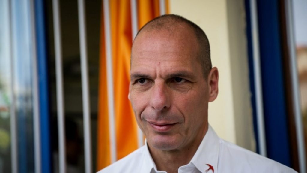 Γιάνης Βαρουφάκης: Προειδοποιεί για 5ο μνημόνιο