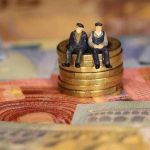 Ελλάδα: Στα 733,22 ευρώ η μέση σύνταξη και στα 194,38 ευρω η μέση επικουρική