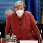 Άγγελα Μέρκελ: Ξυπνάω μέσα στη νύχτα με τη σκέψη της πανδημίας