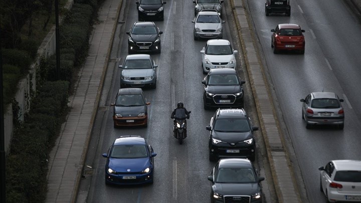 Τέλη κυκλοφορίας με τον μήνα: Τι κερδίζουν οι κάτοχοι οχημάτων - Πόσο κοστίζει η άρση ακινησίας