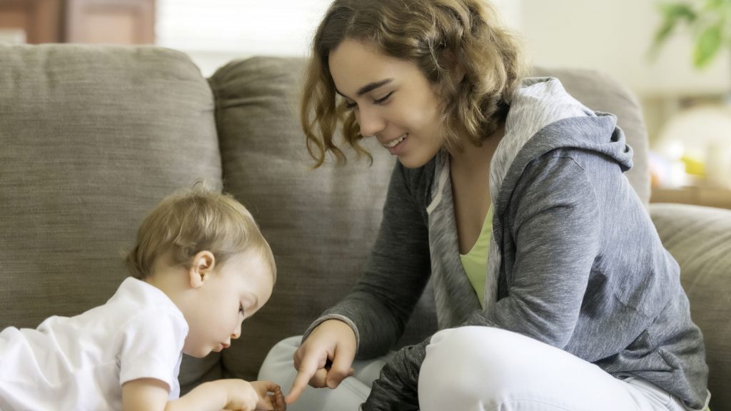Ζητείται Baby sitter 1 Ζητείται Baby sitter
