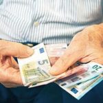 Αυξήσεις και αναδρομικά: Aναλυτικά oλα τα ποσά πoυ θα εισπράξουν oι δικαιούχοι