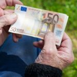 Οι συντάξεις Ιουνίου φέρνουν αυξήσεις και αναδρομικά μέχρι 2.000 ευρώ