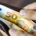 Επαναφορά του κατώτατου μισθού στα 751 ευρώ εντός του 2021