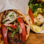 Ζητείται Τυλιχτής από ψητοπωλείο (Μισθός 1.700€)