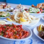 Ζητείται Κοπέλα για Καφέ Μεζεδοπωλείο (35€/ημέρα)