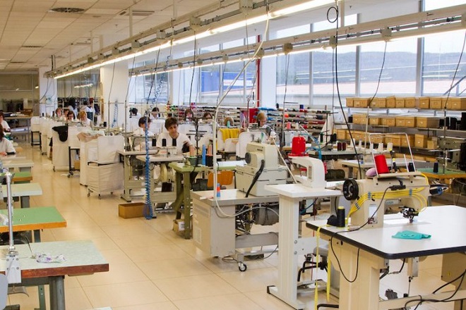 Ζητούνται Κοπέλες βοηθητικές για εργαστήριο φασόν