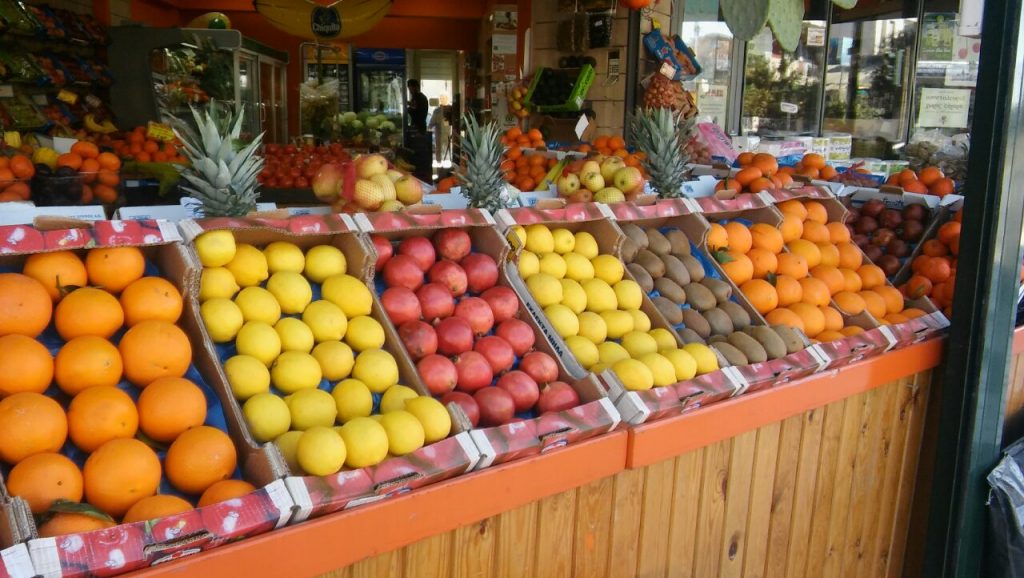 Ζητούνται Νέες για ταμείο σε φρουταγορά