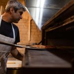 Ζητείται Πιτσαδόρος χωρίς απαραίτητη προϋπηρεσία
