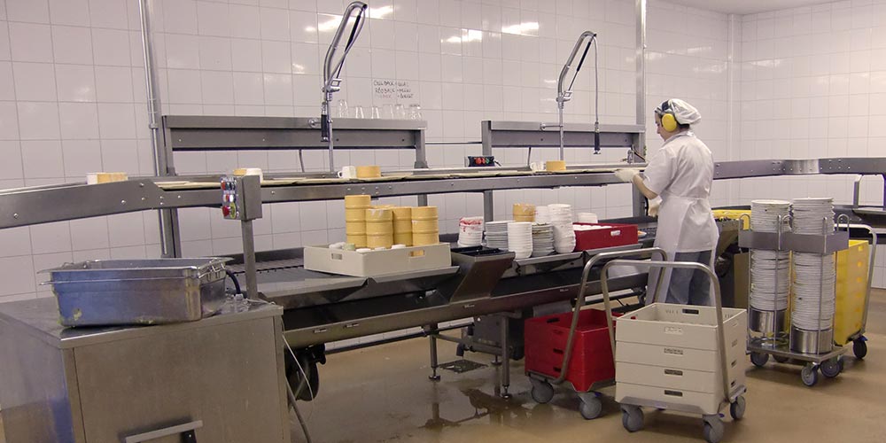 Ζητείται Καθαρίστρια - Λαντζιέρα σε εργαστήριο ζαχαροπλαστικής