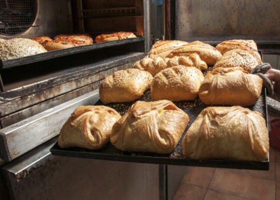 Ζητούνται Πωλήτριες σε τυροπιτάδικο (Μισθός 830€)
