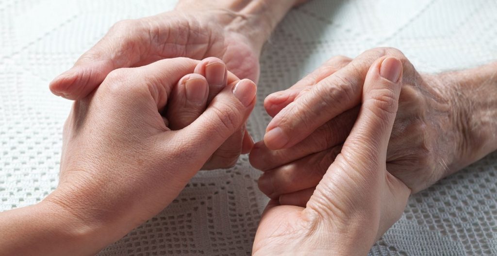 Ζητούνται Γηροκόμοι - Φροντιστές Υγείας στην Ιρλανδία (Μισθός 2.236€)