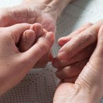 Ζητούνται Γηροκόμοι - Φροντιστές Υγείας στην Ιρλανδία (Μισθός 2.236€)