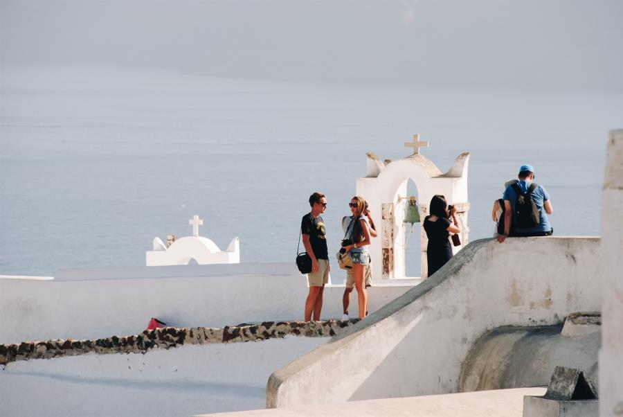Ζητούνται Ξενόγλωσσοι Τουριστικοί Συνοδοί για σεζόν (Μισθός 1.200€ - 1.700€ αναλόγως προσόντων + διαμονή)